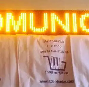 Acquista Display LED AMBRA da Esterno 16×96 cm: Luminosità e Durata Eccezionali
