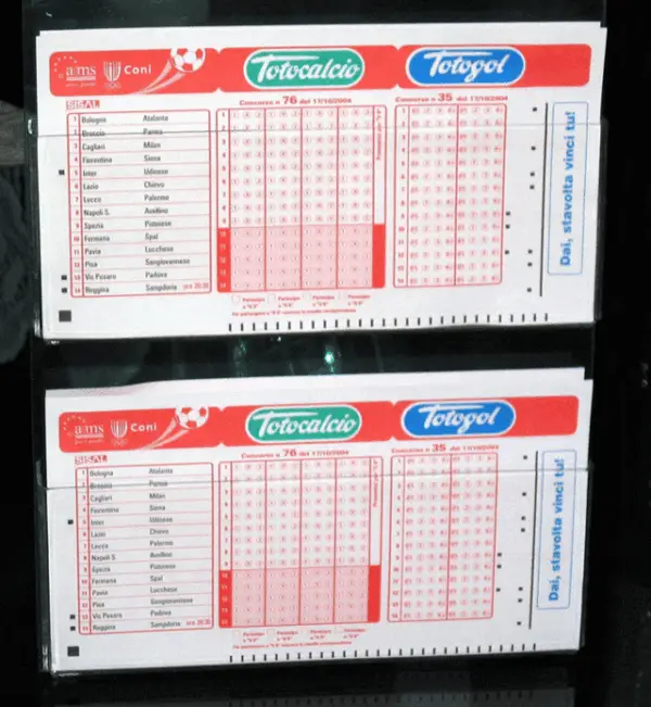 Espositore a 2 tasche da parete Totocalcio e Better