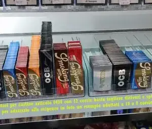 Espositore per liquidi e cartine a 11 corsie